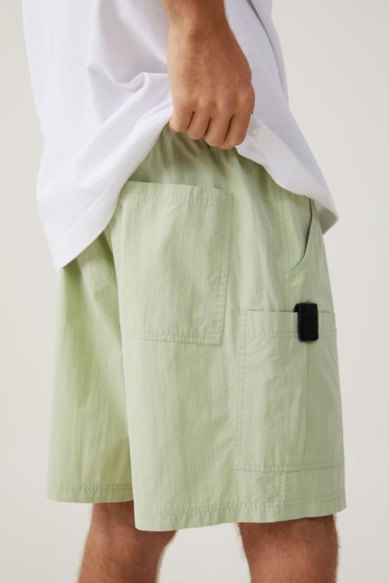 Cotton On Parachute Field Men's Shorts Matcha | 7M6MB9GSRow